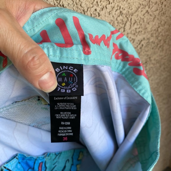 Maui and sons swim trunks - Picture 7 of 9